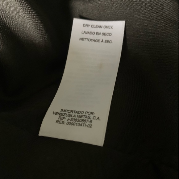 DYNAMITE | Cropped Sequin Blazer - Picture 5 of 6